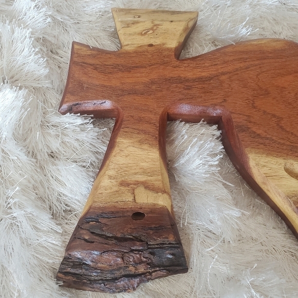 Handmade from cedar. Crosses with a heart in middle. Great for a gift - Picture 2 of 4